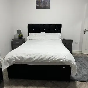 1 Bedroom Kitchen Flat Apartment